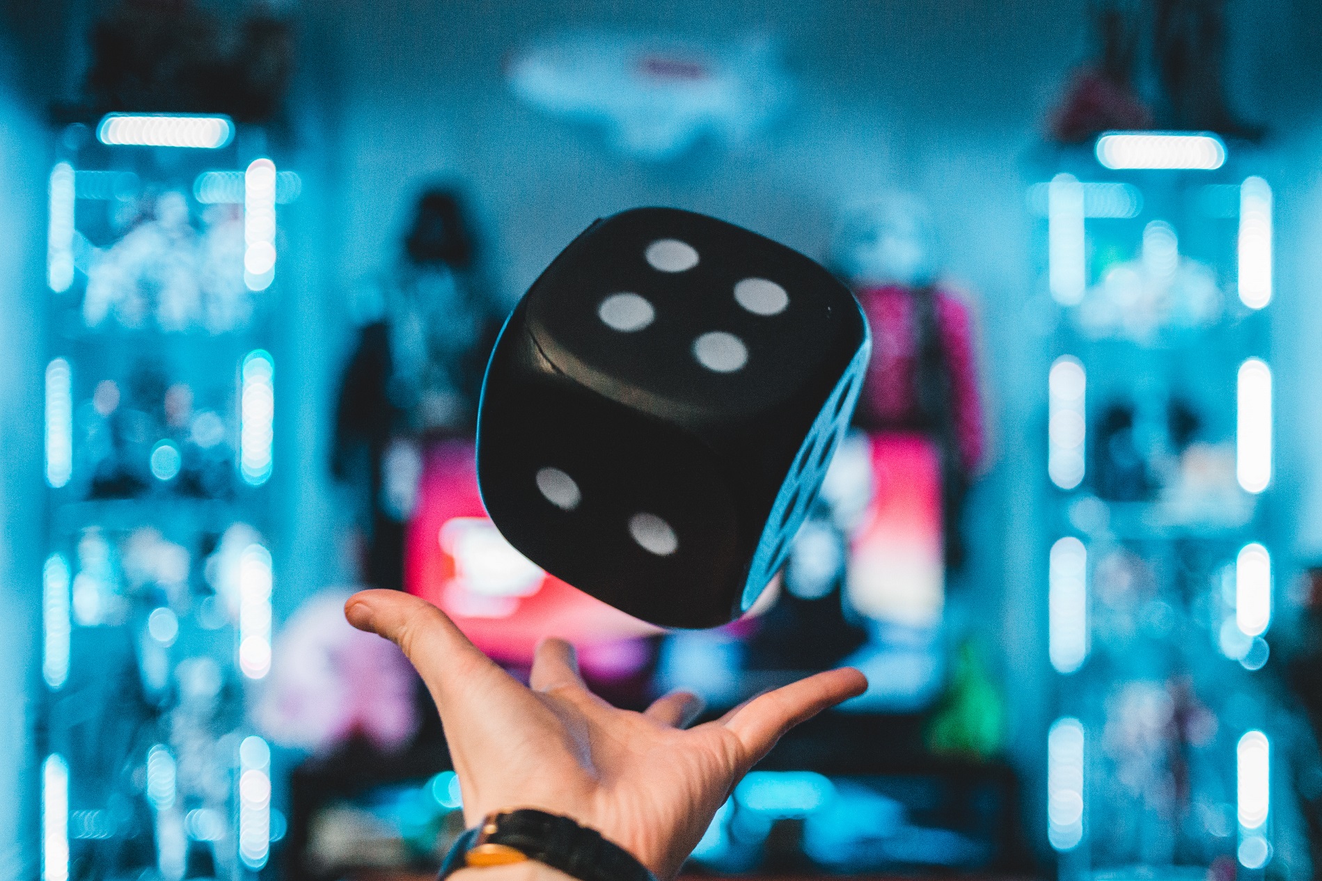 Crypto gaming: Dice and Poker with BTC
